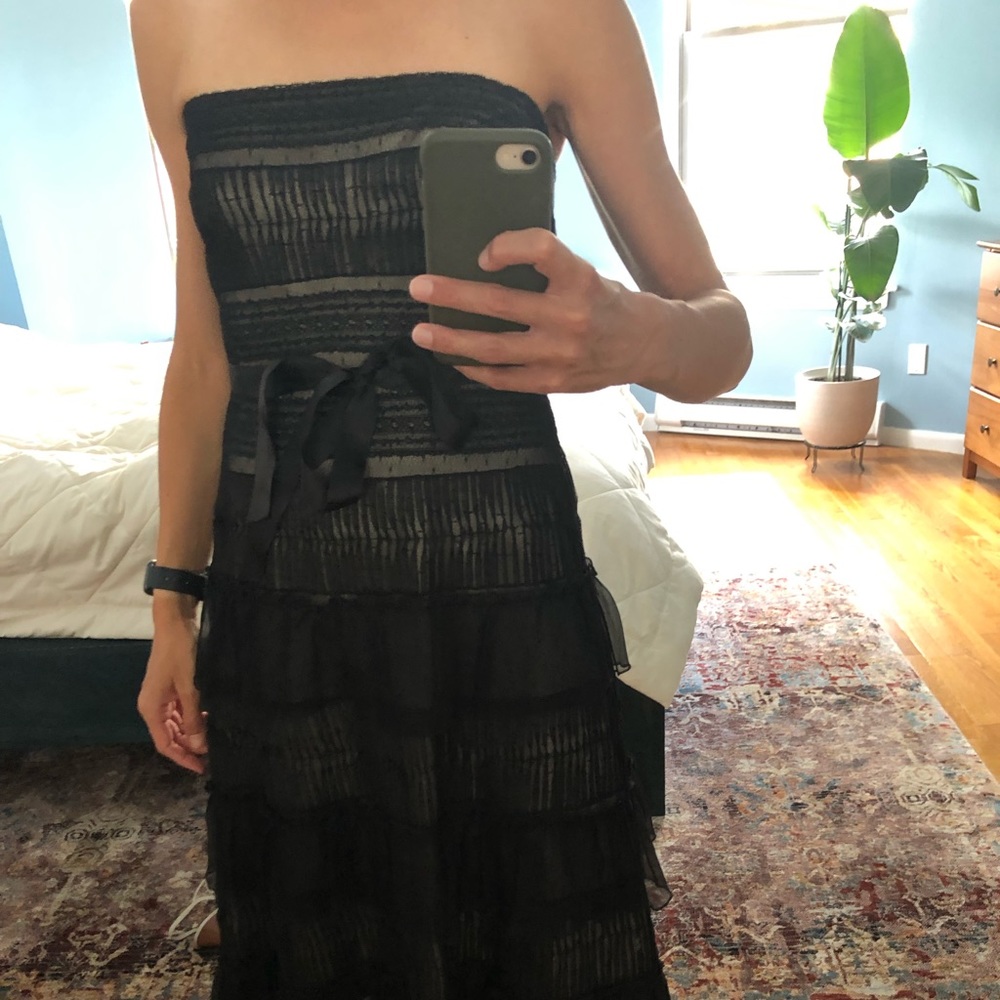 Very flattering bcbg lace dress